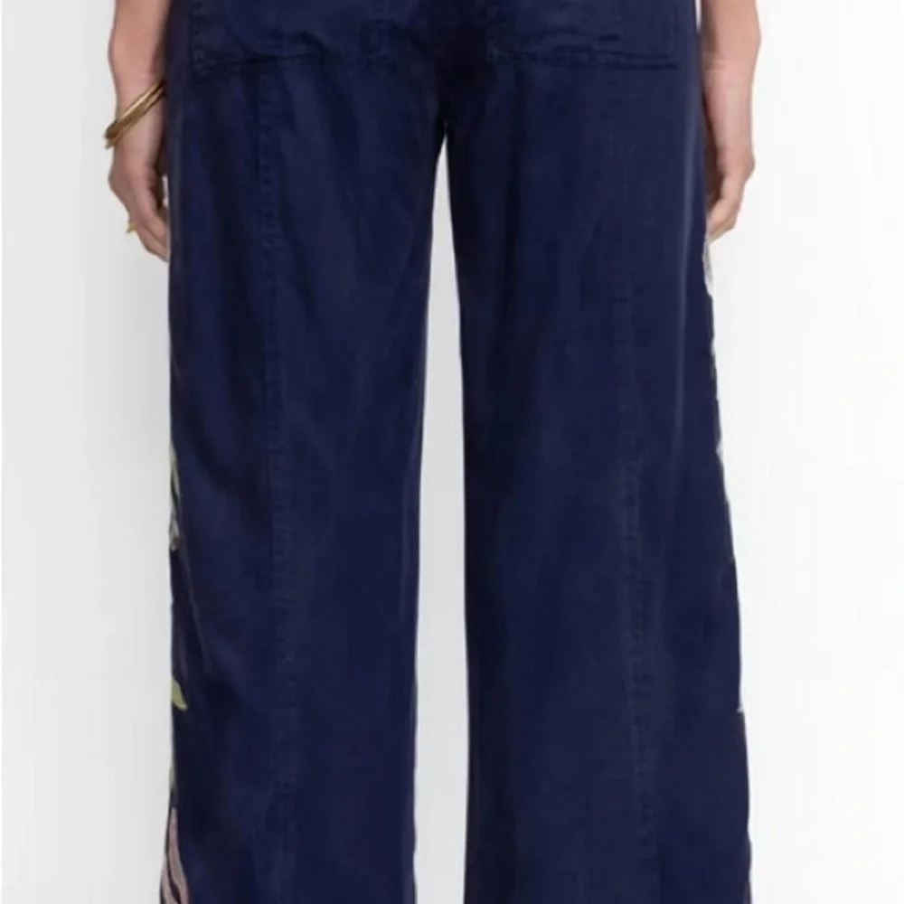 Johnny Was Emike Belted wide leg Navy Pants with Floral Embroidery NWOT - Picture 5 of 8